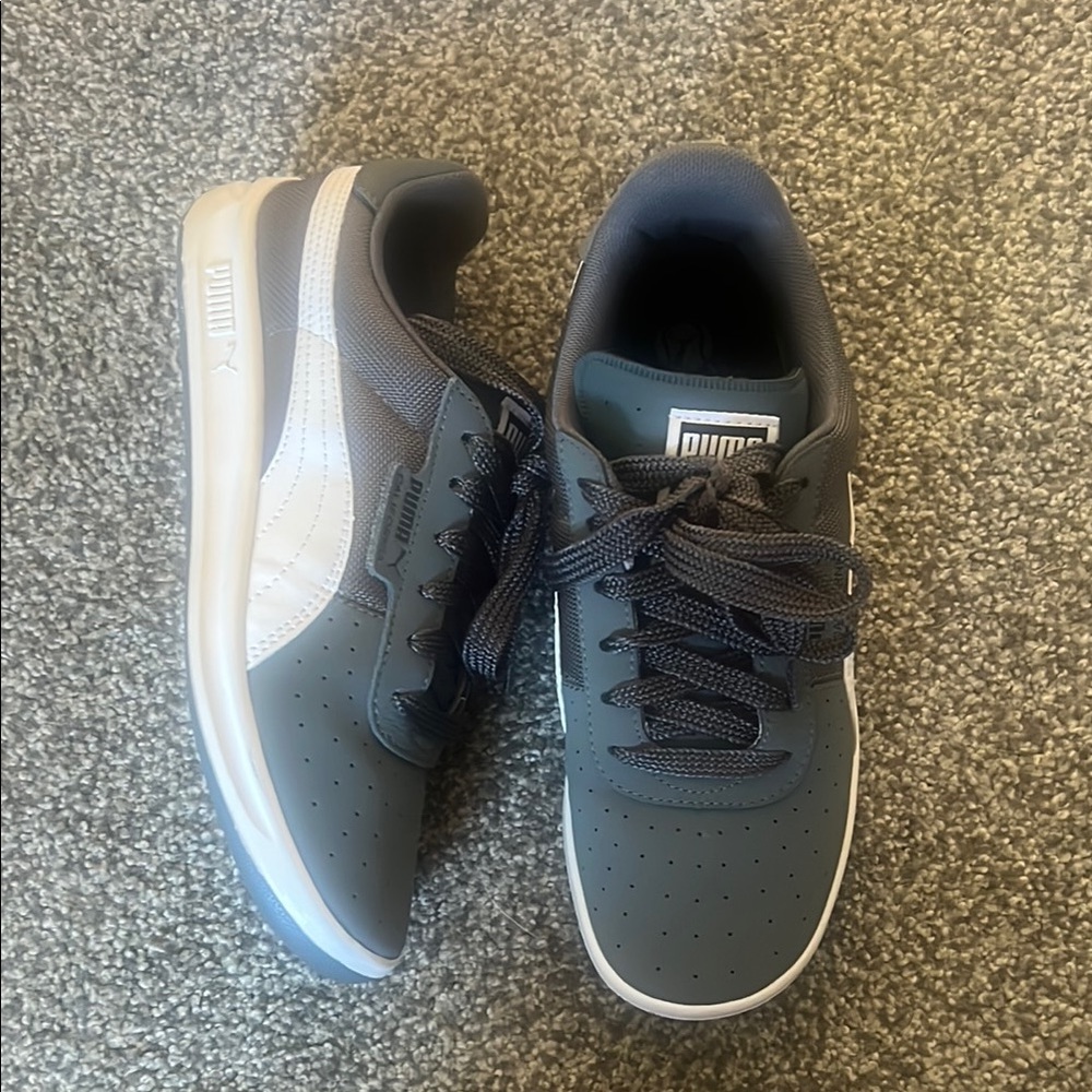 Puma Women’s Gray and White Sneakers
